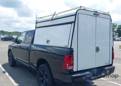 2017 Ram 1500 Express 4X4 6'4 Box z USA, uszkodzony, nr VIN 1C6RR7FG9HS857905